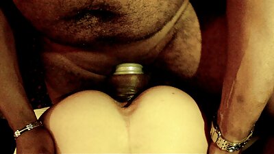 Blowjob ved bassengkanten fra en pornostjerne med fantastiske store falske pupper